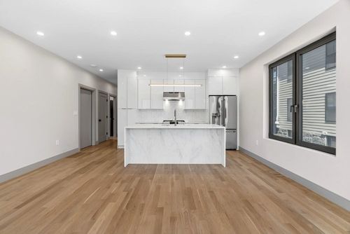 32 Mckone Street, Boston, MA, 02122 | Card Image