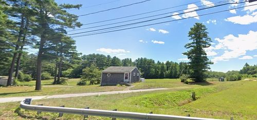 7 Lakeview St, Carver, MA, 02330-1501 | Card Image