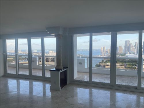 4155-1717 N Bayshore Dr, Miami, FL, 33132-1180 | Card Image