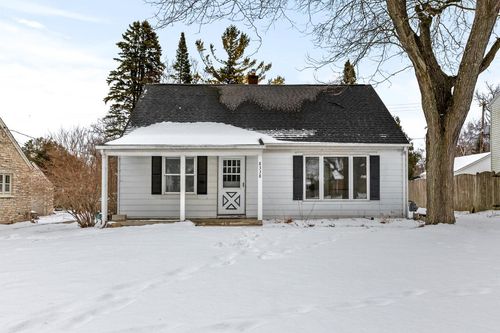 8338 N Whitney Road, Fox Point, WI, 53217 | Card Image