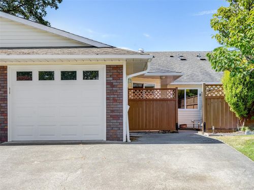 19-4125 Interurban Rd, Saanich, BC, V8Z4W8 | Card Image