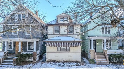 825 15th St, Niagara Falls, NY, 14301-1944 | Card Image