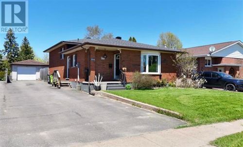 34 Robin St, Sault Ste. Marie, ON, P6A5X9 | Card Image