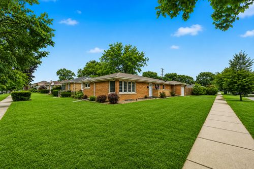 8601 Saint Louis Ave, Skokie, IL, 60076-2315 | Card Image
