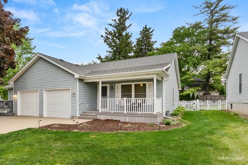 605 Willow St, Maple Park, IL, 60151-7303 | Card Image