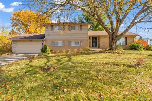 7477 Heather Heath Ln, West Bloomfield, MI, 48322 | Card Image