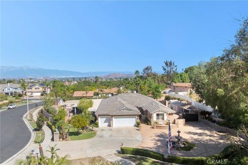 2551 Rosser Dr, Corona, CA, 92879-3320 | Card Image