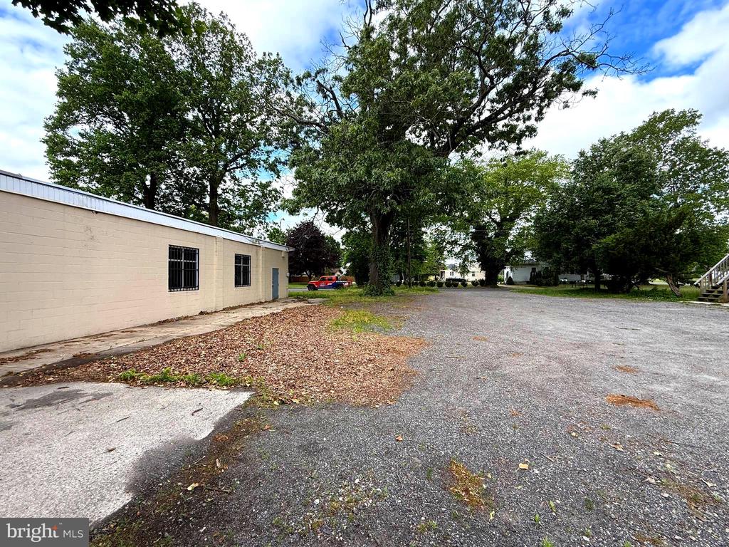 Commercial Lease in LANDISVILLE 3