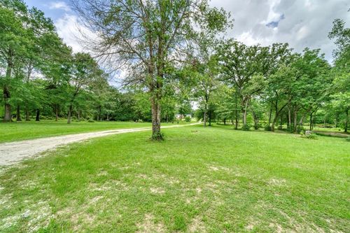 4045 Settlers Ln, Madisonville, TX, 77864-4727 | Card Image