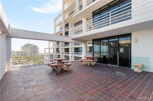 722-1000 Padre Blvd, South Padre Island, TX, 78597-6604 | Card Image