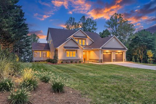 51 Island View Dr, Penhook, VA, 24137-5095 | Card Image