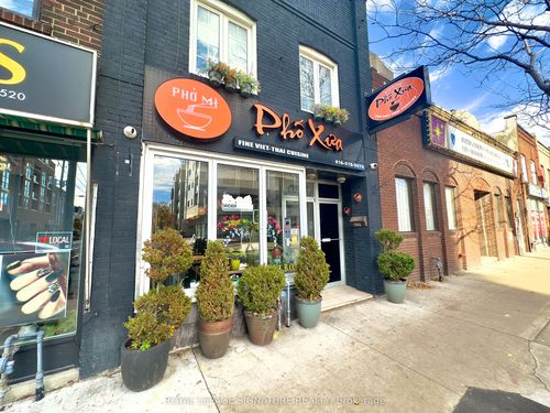 {{alt}} | Card Image