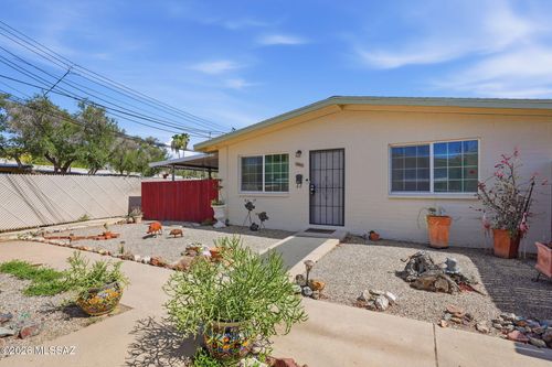 a-396 N Silverbell Rd, Tucson, AZ, 85745-2652 | Card Image