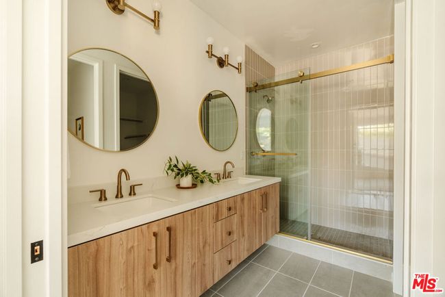 3851 Riley Ln, House other with 2 bedrooms, 3 bathrooms and 2 parking in Los Angeles CA | Image 9