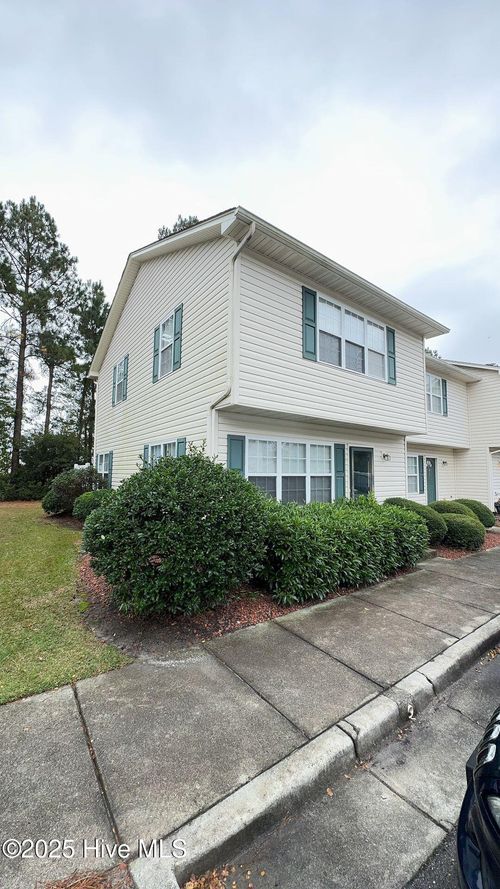 46 Pirates Cove Dr, Swansboro, NC, 28584-8362 | Card Image