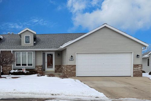 1648 White Tail Run, Hartford, WI, 53027-8624 | Card Image