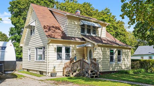 915 E Chippewa Street, Mt Pleasant, MI, 48858 | Card Image