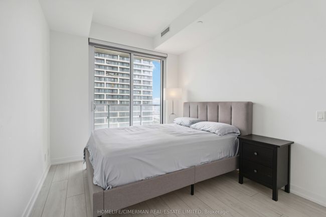 4502 - 5 Buttermill Ave, Condo with 3 bedrooms, 2 bathrooms and null parking in Vaughan ON | Image 18