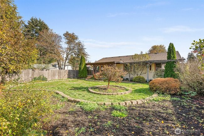 215 James St S, House other with 3 bedrooms, 2 bathrooms and 2 parking in Roy WA | Image 29