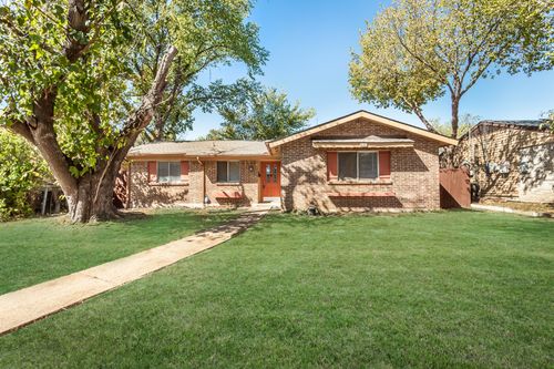 2121 Travis Dr, Carrollton, TX, 75006-7650 | Card Image