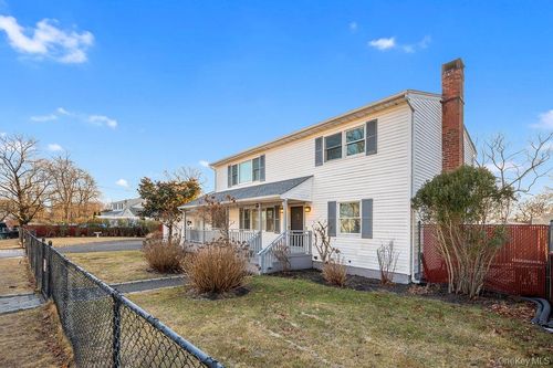 8 George Dr, Mastic, NY, 11950-1904 | Card Image