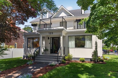 1-123 Auburn, Newton, MA, 02466 | Card Image