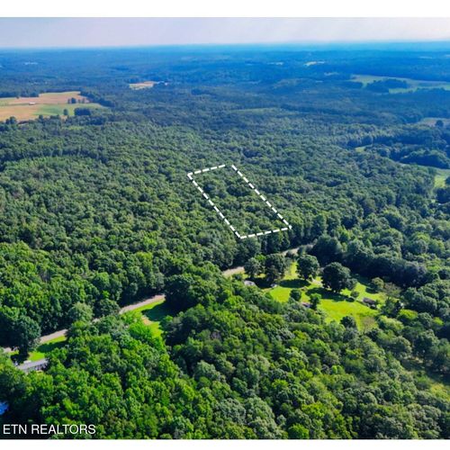 8 Turkey Blind Rd, Crossville, TN, 38572-1965 | Card Image