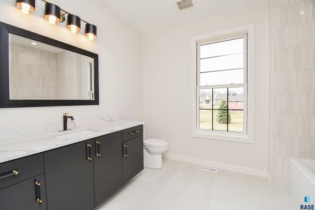 8623 W Shoreline Pl, Townhouse with 3 bedrooms, 3 bathrooms and null parking in Sioux Falls SD | Image 12