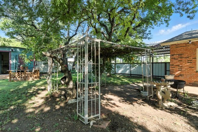 1111 W 8 Th St, House other with 3 bedrooms, 3 bathrooms and null parking in Cisco TX | Image 30
