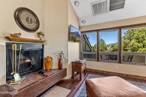 231-2650 N Valley View Rd, Flagstaff, AZ, 86004-7200 | Card Image