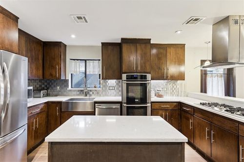1801 Westminster Place, Nichols Hills, OK, 73120 | Card Image