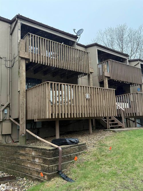 e1-16a-2700 N Shore Dr, Clear Lake, IA, 50428-1083 | Card Image