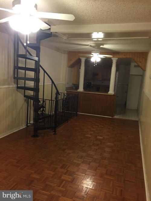2618 N Waterloo St, PHILADELPHIA, PA, 19133-4036 | Card Image