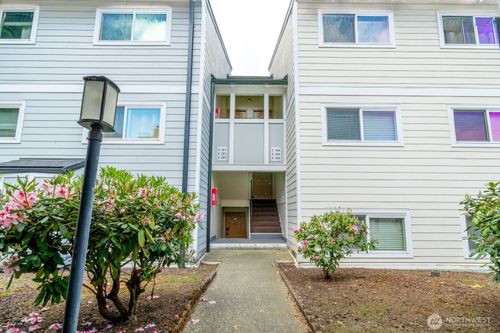 e204-15210 Macadam Rd S, Tukwila, WA, 98188-5774 | Card Image