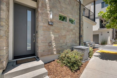 19526 Astor Pl, Northridge, CA, 91324 | Card Image