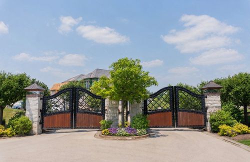 23 Enclave Ct, South Barrington, IL, 60010-1233 | Card Image