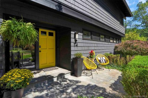 14 Leatherstocking Ln, Mamaroneck, NY, 10543-1115 | Card Image