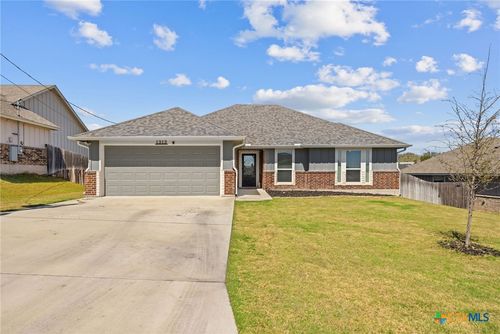 1313 Sandstone Cv, Lampasas, TX, 76550-1860 | Card Image