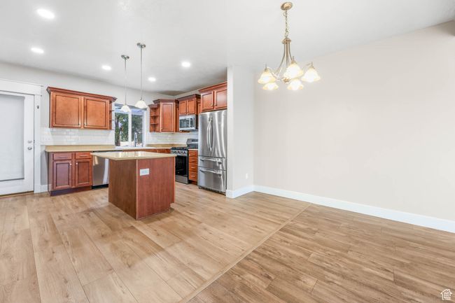 1003 E Quarry View Way, Townhouse with 4 bedrooms, 3 bathrooms and 6 parking in Sandy UT | Image 11