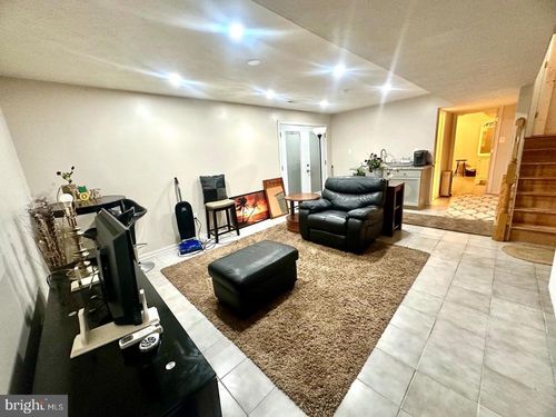 6471 Osprey Ct, WOODBRIDGE, VA, 22193-7004 | Card Image