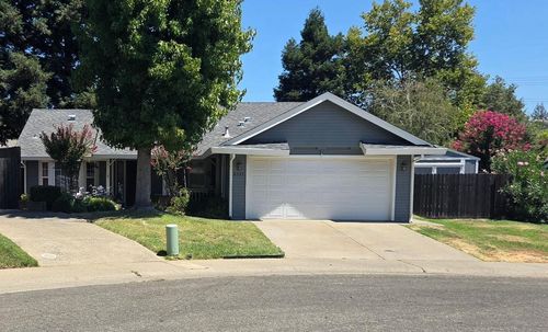 8289 Crossoak Way, Orangevale, CA, 95662-2942 | Card Image