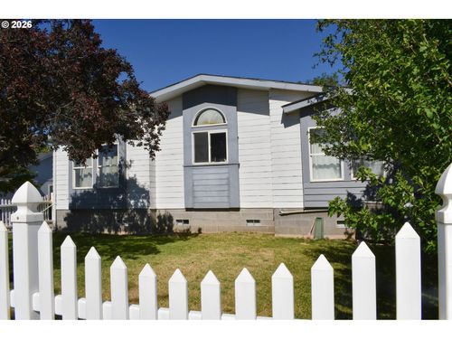 84693 Ringer Rd, Milton-Freewater, OR, 97862-6942 | Card Image