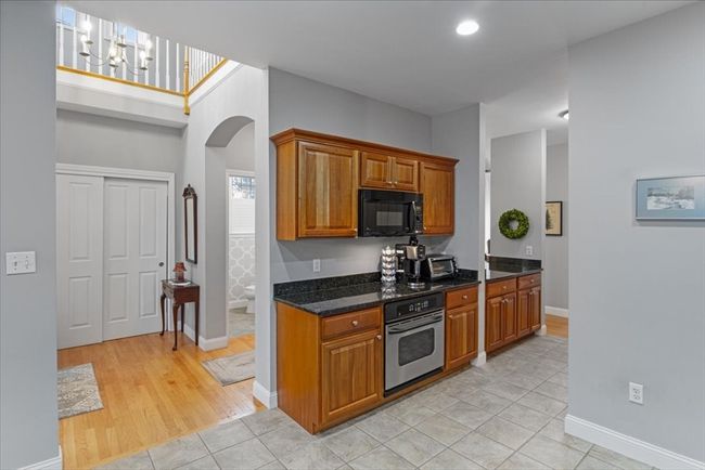 4 - 4 Rose Court Way, Condo with 3 bedrooms, 4 bathrooms and 2 parking in East Walpole MA | Image 9
