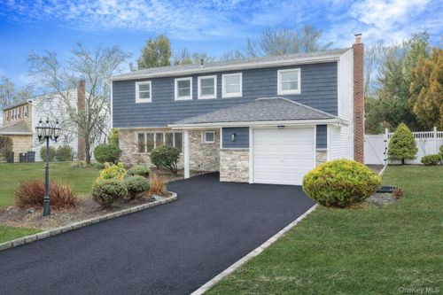 12 Crabapple Ln, Commack, NY, 11725-2404 | Card Image