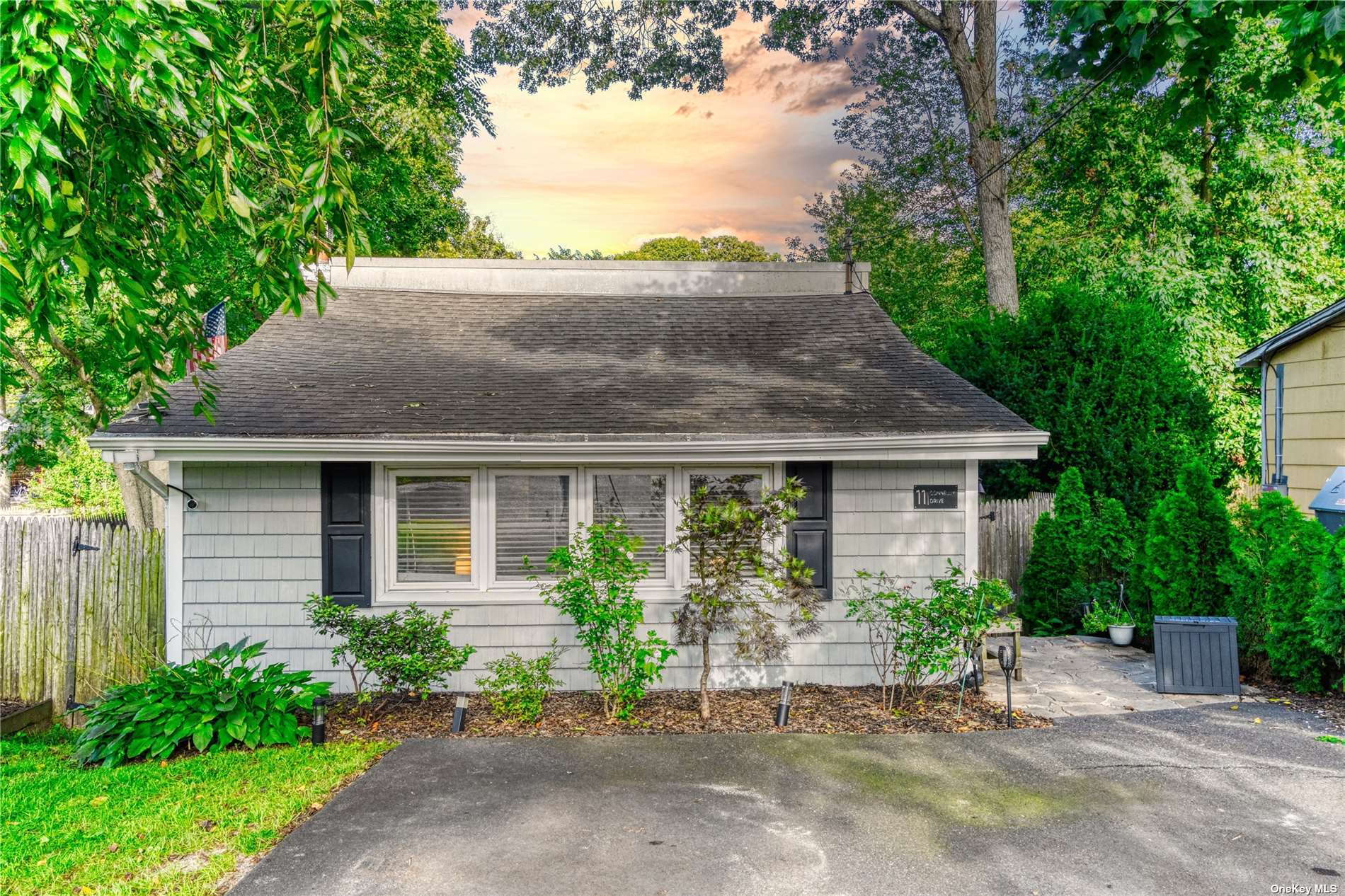Connoly Dr, Lake Grove, NY 11755