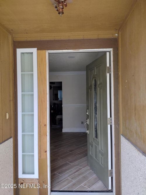 7473 Countryman Ln, JACKSONVILLE, FL, 32244-2640 | Card Image