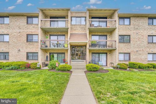 c-3-2 Summit Hill Ct, Baltimore, MD, 21228-3808 | Card Image