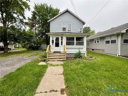 223 E Leggett St, Wauseon, OH, 43567-1521 | Card Image