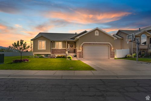 1-795 Willowbrook Ln, Pleasant View, UT, 84404-6779 | Card Image