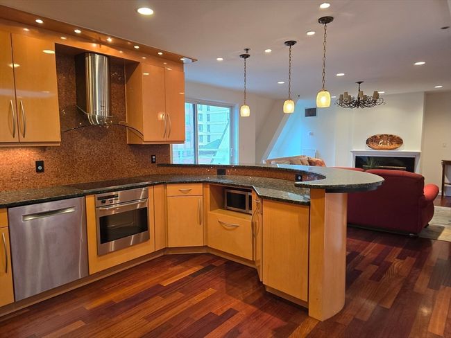 PH1 - 950 Massachusetts Ave, Condo with 2 bedrooms, 2 bathrooms and 1 parking in Cambridge MA | Image 4